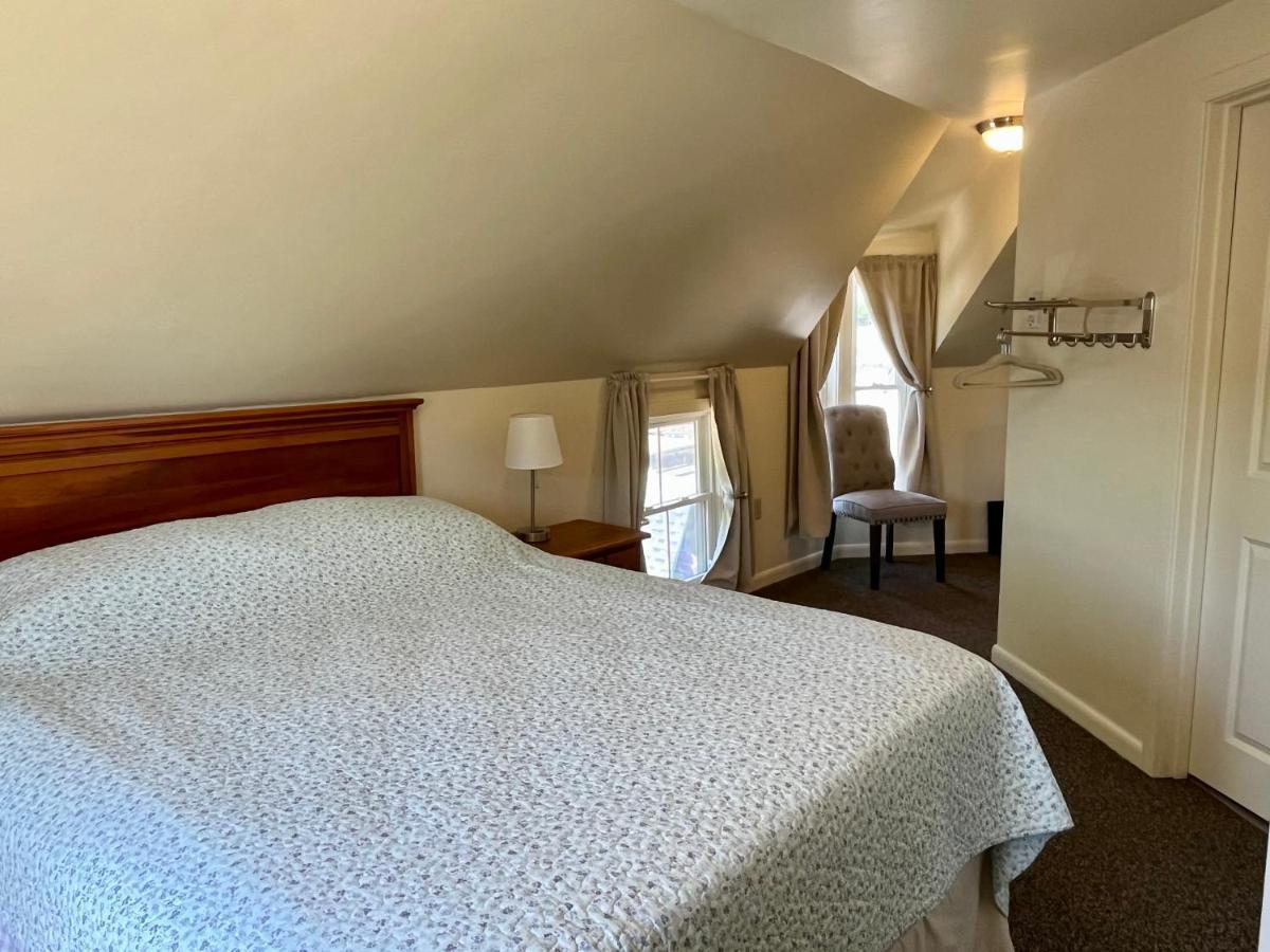 Hotel The Attleboro House Oak Bluffs Esterno foto