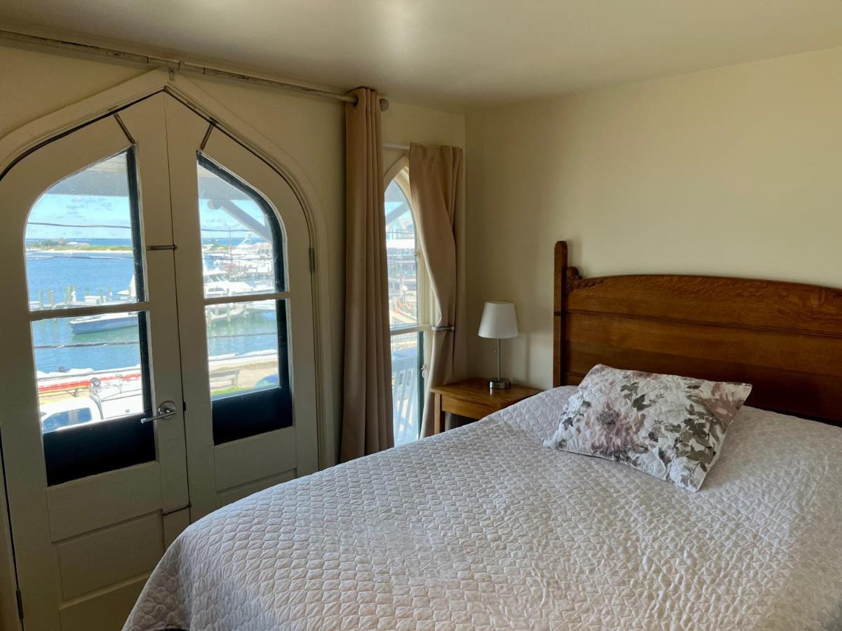 Hotel The Attleboro House Oak Bluffs Esterno foto